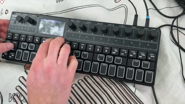 SYNTH ANATOMY bringt Superbooth 2026: Forests, schräge OP-1s und Techno-Waffen
