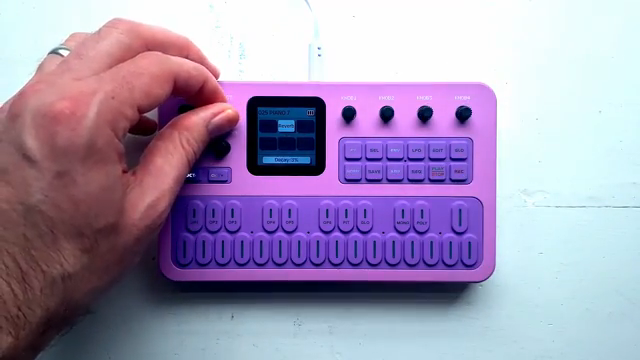 David Hilowitz Music entfesselt den FM-1: DX7-Vibes für Kleingeld