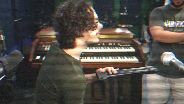 Klingt für mich analoger. Oder?