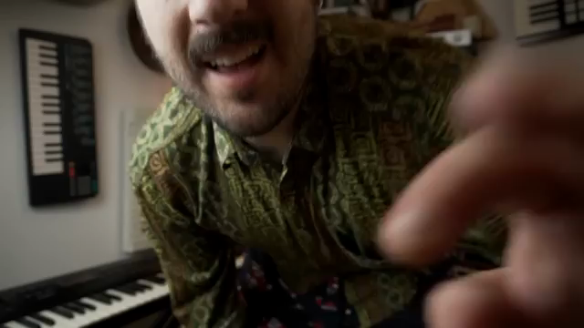 Ich liebe verdammte Keyboards. Ich gehe etwa zweimal die Woche in den Secondhand-Laden, nur um ein gutes zu finden.