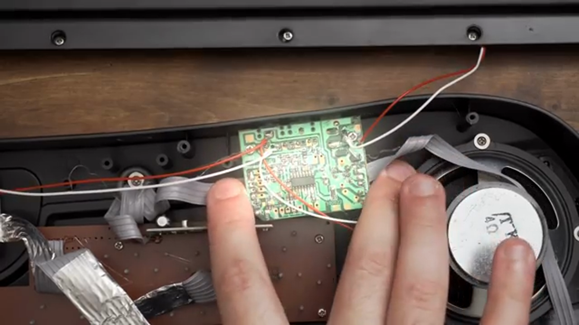 Die Tasten sind die schlechtesten, die ich je bei einem Instrument gespielt habe.