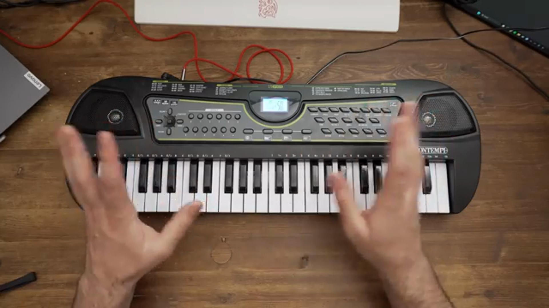 Leider ist es wirklich schwer, sie zu spielen wegen der beschissenen Tasten.