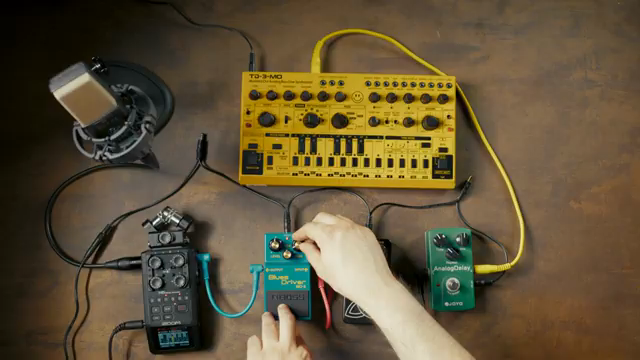 optoproductions verbindet Behringer TD3-MO mit Gitarrenpedalen für feurige Ergebnisse