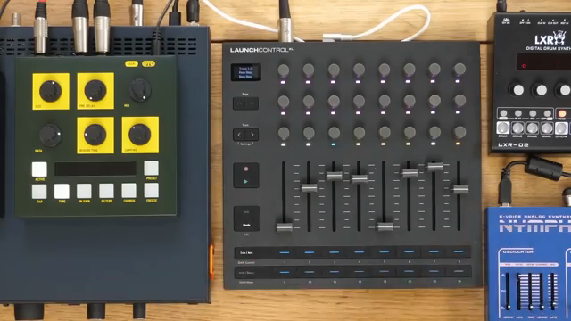 USB einstecken, in deinen Computer anschließen, Ableton öffnen und wenn du das neueste Update von Ableton hast, erkennt es das sofort und…