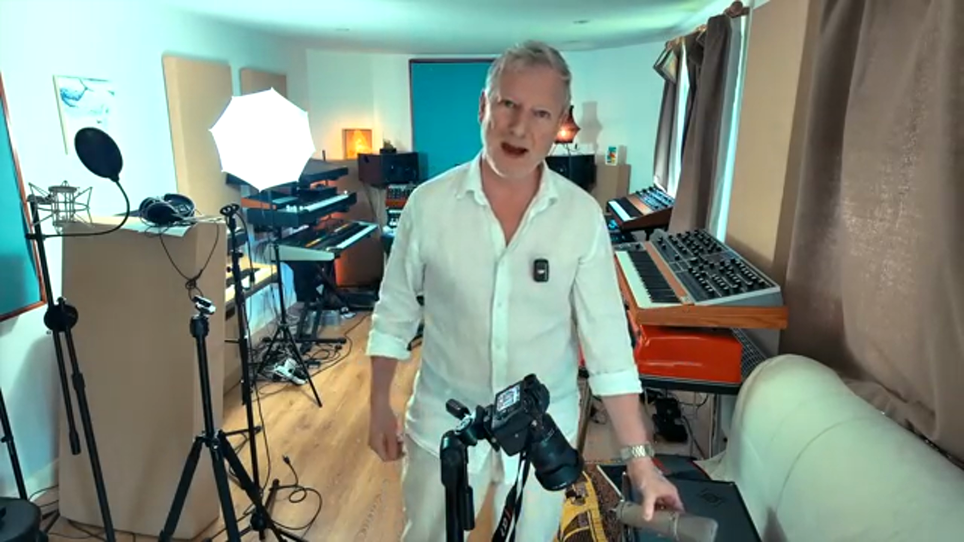 Das Clav—es kann diesem Lo-Fi-Schimmer einfach nicht widerstehen.