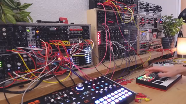 Ich sage dies, weil das System, das ich heute in meinem Studio habe, in vielerlei Hinsicht ziemlich lächerlich ist.