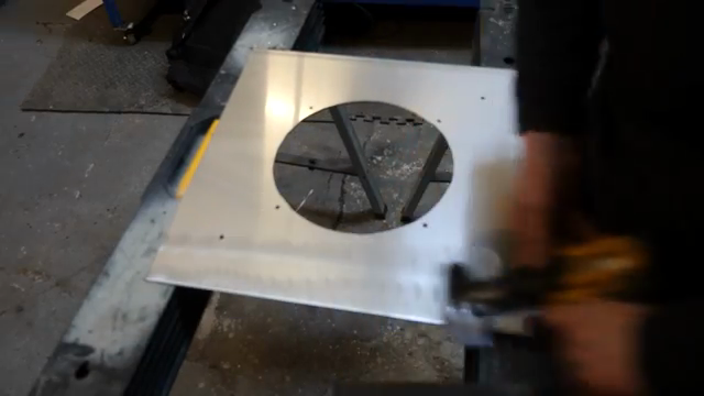 LOOKMUMNOCOMPUTERs Klang-Odyssee: Das Stepper Leslie Abenteuer geht weiter