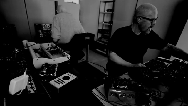 Wir sind gleich bereit loszugehen, aber bevor wir gehen, werfen wir vielleicht zuerst einen Blick darauf.