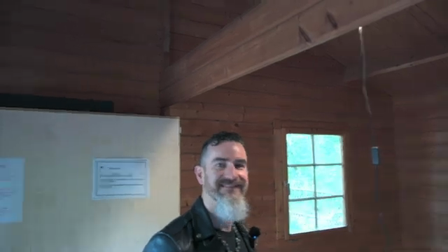 True Cuckoo erkundet den brutalen WMD Skorpion