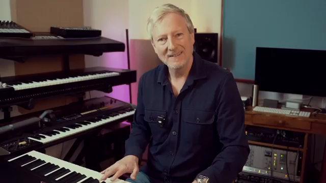 Und das liebe ich wirklich an diesem Synthesizer. Er ist so tief.