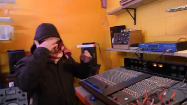 Wir haben jetzt die Möglichkeit, auf das Tape-Loop aufzubauen, indem wir Delays und Effekte einbringen.