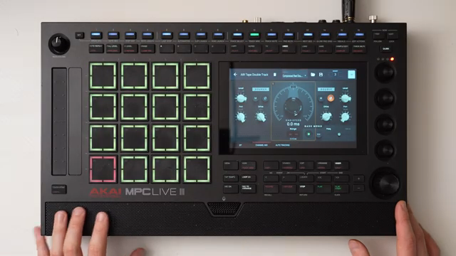 Es fügt den oberen Frequenzen der Drums nur ein bisschen Stereo-Breite hinzu.