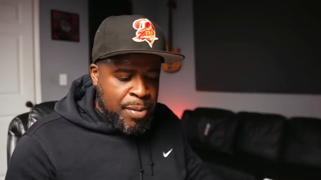 Alles, was ich tun muss, ist einfach ein paar Klänge zu spielen und die richtige Tonart zu finden, um etwas Cooles zu machen.