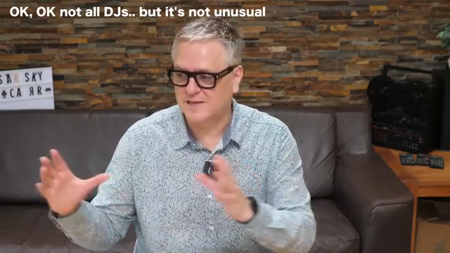 Also sie nehmen eine Platte, die draußen ist, etwas, das jemand anderes geschaffen hat, legen sie auf, hören sie, ich möchte einen Bass wie…