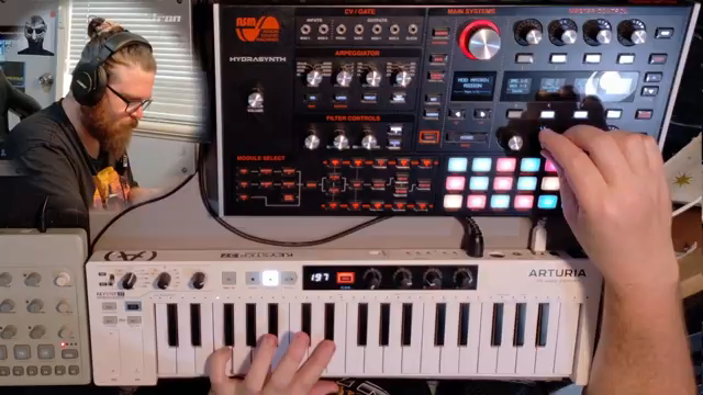 Man kann sich nicht wirklich vorstellen, welche unterschiedlichen, miteinander verbundenen Modulationen letztendlich ergeben werden.