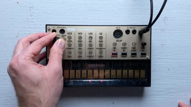 David Hilowitz Music’s Budget Synth Showdown: Analoge Träume für die Mutigen mit kleinem Geldbeutel