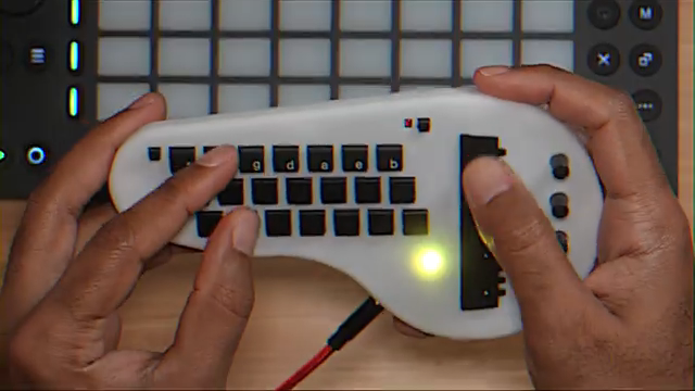 Insgesamt, für einen Chord-Synth unter 200 US-Dollar, klingt dieses Ding tatsächlich wirklich gut, super warm.