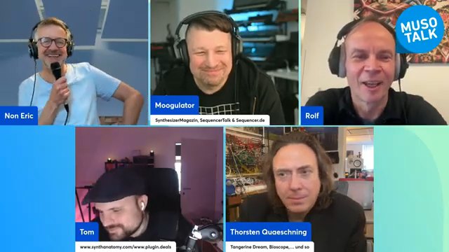 Gibt es das noch nicht, aber er wird auch Updates bekommen, auch Feature Updates bekommen.