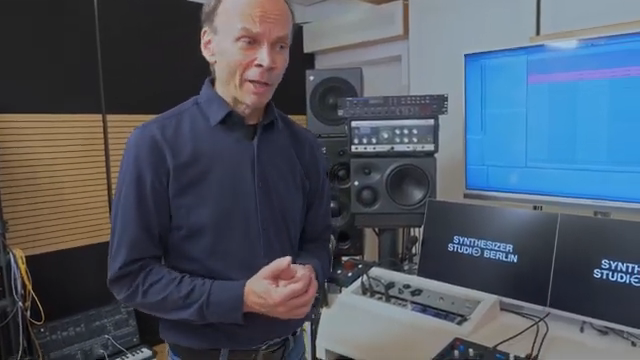 Man hat quasi bis in den Digital-Dirt, was da drin steht, den Original-Sound und das kann man mit keinem modernen Wave-Table-Syndi machen…