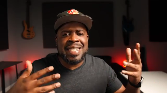 Das sind 16 RGB MPC-E Xpressive Pads in voller Größe.