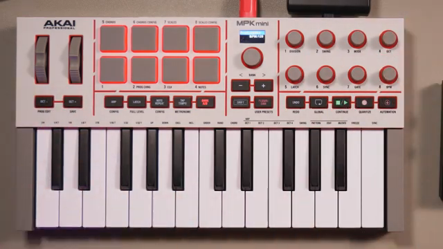 Akai Professional MPK Mini IV: Die Brücke zwischen Hardware und Software im modernen Setup
