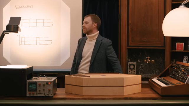 Scharfe Ecken und plötzliche Diskontinuitäten erzeugen viele Obertöne, während glattere Wellenformen deutlich weniger erzeugen.