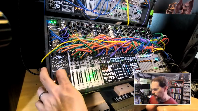 Noise Engineerings Modular-Case: Ein Flickenteppich aus Stimmen und Kontrolle