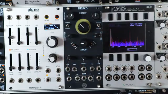 Das Schaltungsdesign für die Resonanz ist wirklich ziemlich heiß. Sie beginnt schon unterhalb der Hälfte des Potis zu oszillieren, aber der…