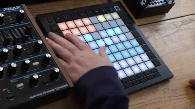 Starsky Carr entfesselt das Launchpad Pro MK3: Sequencing wie ein Känguru auf Speed