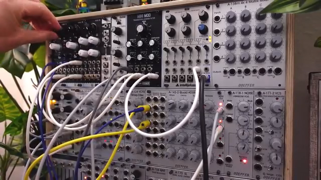 Aber was, wenn ich sage, du kannst ein ganz normales Zwei-Oszillator-Monovoice nutzen, um solche Pads zu machen.