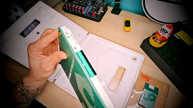 SoulBrix Music packt das Teenage Engineering EP-40 aus: Riddim-Maschine oder Plastik-Enttäuschung?