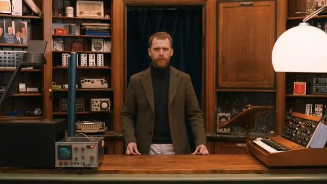 Wie man einen Ton im Zeitverlauf kontrolliert und artikuliert und wie man selbst Teil des Stromkreises werden kann.