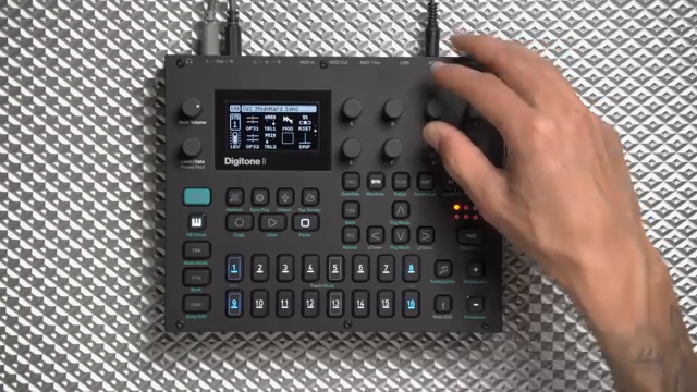 Hard Sync, das – ohne zu nerdig zu werden – die Phase von Oszillator 1 jedes Mal zurücksetzt, wenn Oszillator 2 seinen Zyklus beendet.