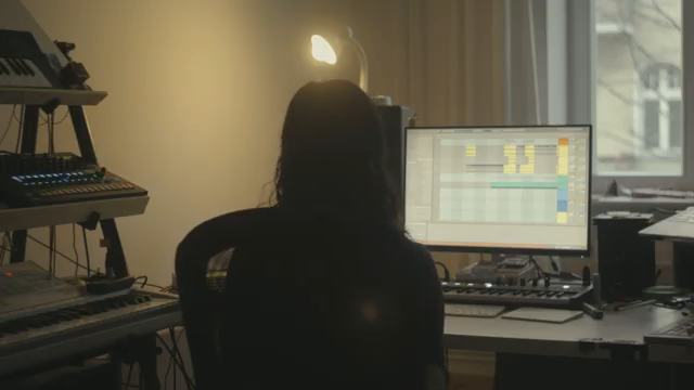 Voltage Labs: Jennifer Loveless und die Kunst des klanglichen Loslassens