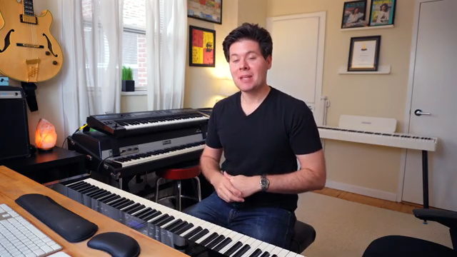 Ich zeige dir, wie man das auf dem Klavier spielt – das ist ein bisschen anders als auf einem Vintage-CS-80.