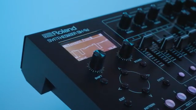 Dieses Update fügt zwei neue Oszillatormodelle, Pattern Chaining, Optionen für systemweiten Reverb, Chorus und Delay, einen neuen Quick…