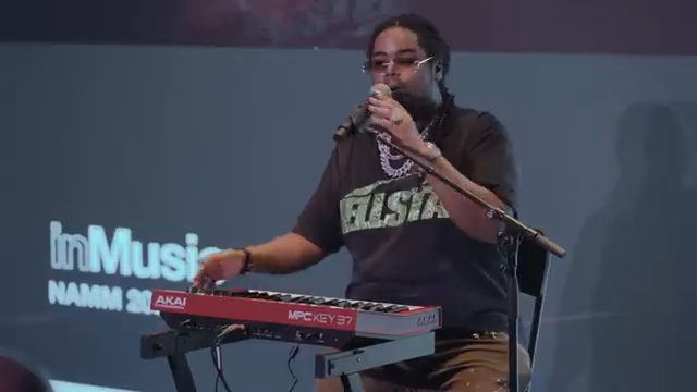 Du brauchst kein FL, kein Pro Tools, kein Logic – du kannst direkt hier mit einer All-in-One-Box, dem MPC Key 37, einen Hit machen.