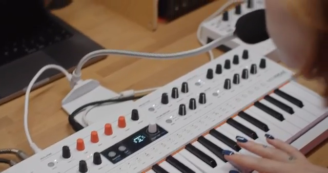 Narrow for resonant filtered sound design, Gated for percussive, plucky effects that follow your input signal.