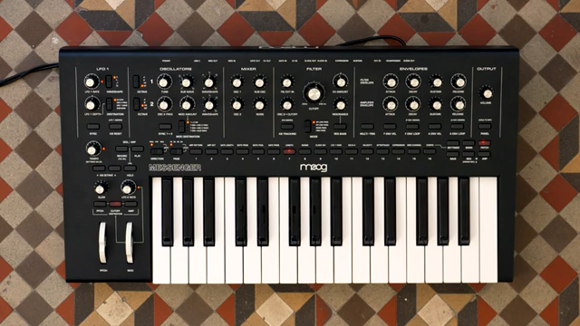 By engaging the res bass switch, low-end will be restored to your signal at any resonance setting.