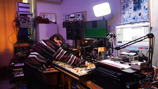 Wie kombiniere ich die Unmittelbarkeit und den Klang meines geliebten analogen Workflows mit der Abrufbarkeit und all den…