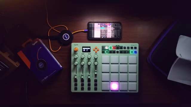 Das TempoPAD C16 hat auch eine ziemlich coole Note-Repeat-Funktion. Wenn man Note Repeat drückt, hat man Note Repeat für alle Pads.