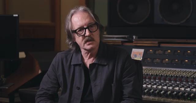 Das Großartige an neuer Technologie ist, dass ich in ein wirklich mieses Studio gehen und mit meinen V-Drums den besten Drum-Sound…