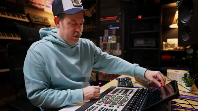 Wenn du den Volume-Regler ganz auf 127 drehst, schickt er eine maximale Portamento-Nachricht.