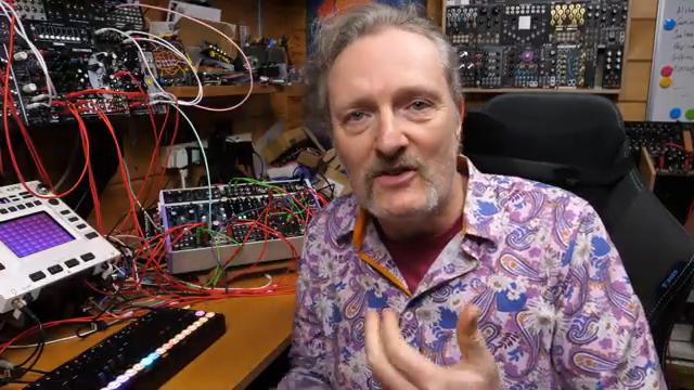 Elektronische Musik, die Interaktion zwischen den Communities von Synth-Bauern, Musikmachern, Modular-Bastlern, Patchkabel-Wranglern – all…