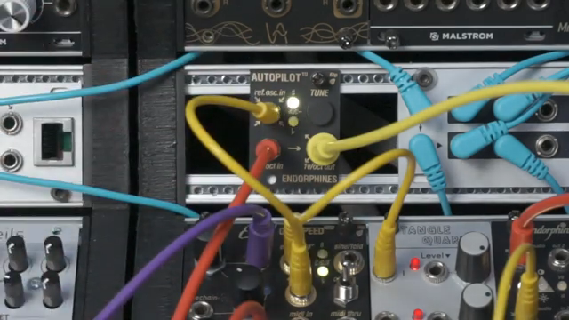 Es zeigt dir tatsächlich in Echtzeit, wie es beim Pitch-Ändern trackt, sodass du siehst, was passiert.