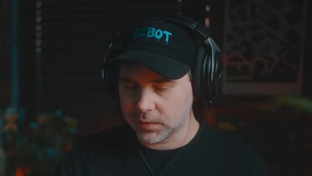 EZBOTs Dub-Techno-Abenteuer: Elektron-Kisten im wilden Einsatz