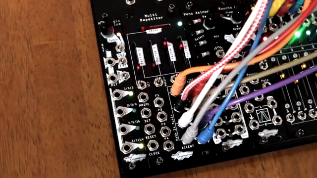 Mit vier Trigger-Ausgängen und vier Akzent-Ausgängen ist der Multi-Repetitor für Performance-Patching, Live-Tweaking und rhythmische…