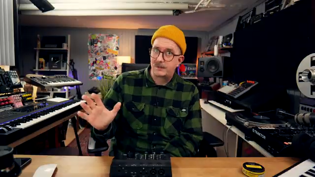 But this Micro Audio 722 from Korg is unique in that it's not just an audio interface but also an analog filter.