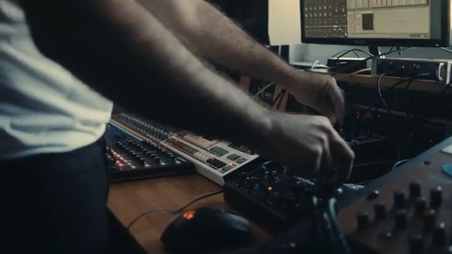 Ich sehe sie irgendwie als Freunde oder Mitspieler, und ich lasse viel Kreativität von ihnen ausgehen.