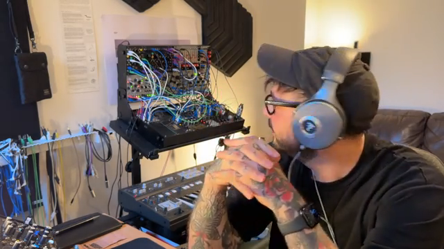 Ich will einfach eine halbe Felistri, vielleicht 8 HP, 10 HP, wenn der Slew Limiter noch draufpasst – das wäre richtig praktisch.